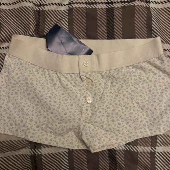 Brandy Melville blue floral shorts - Picture 1 of 1